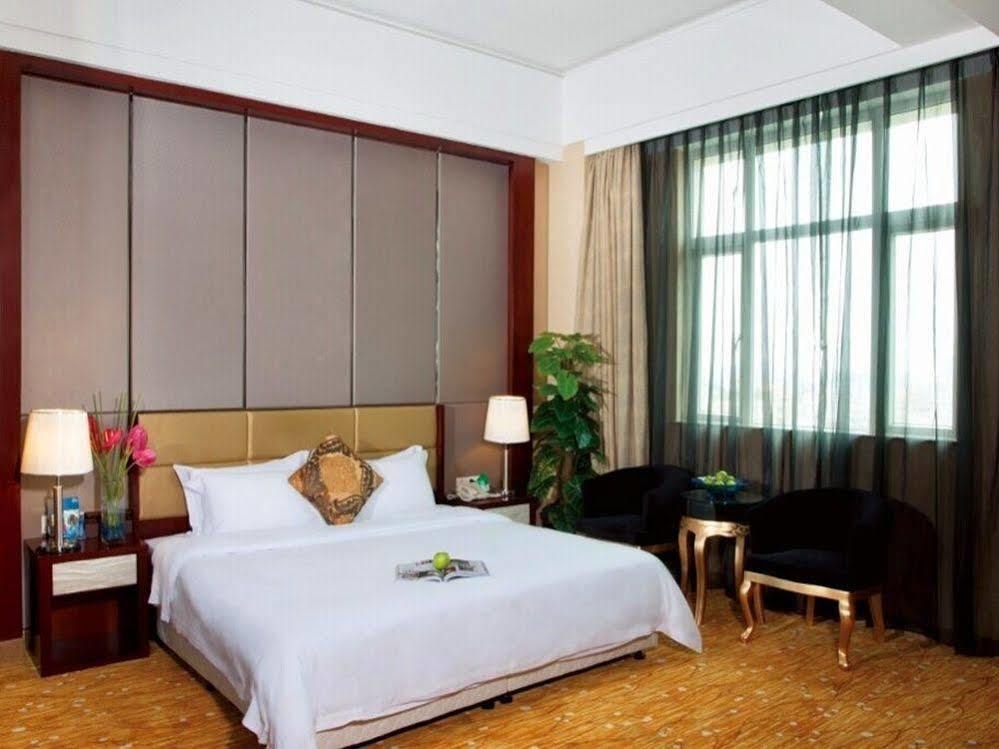 Jun Hao Hotel Dongguan  Eksteriør billede