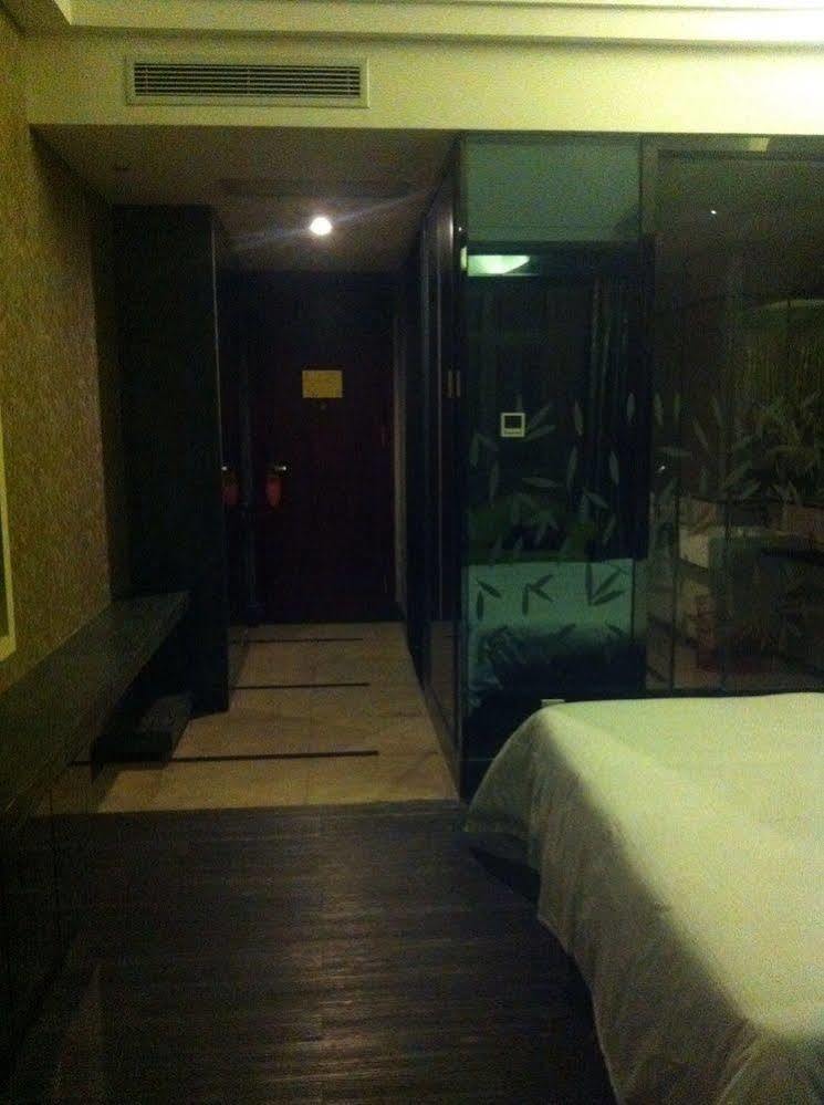 Jun Hao Hotel Dongguan  Eksteriør billede