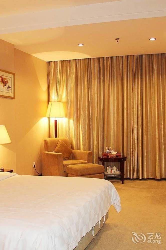 Jun Hao Hotel Dongguan  Eksteriør billede