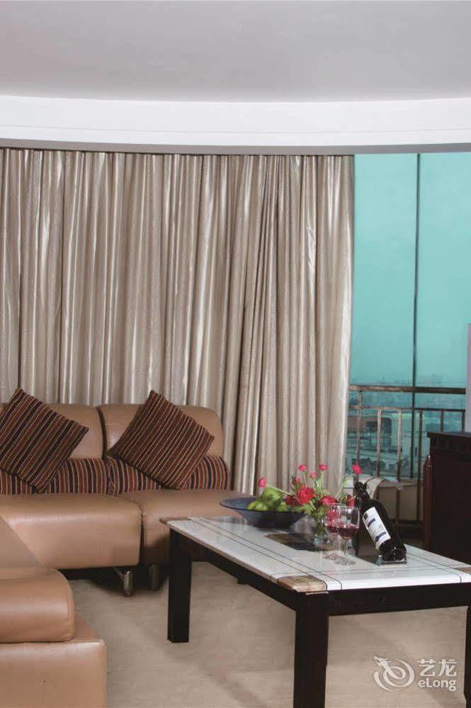 Jun Hao Hotel Dongguan  Eksteriør billede
